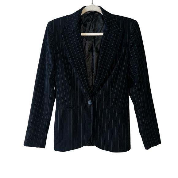 Norma Kamali Jackets & Blazers - Norma Kamali Classic Timeless Black W Blue Pinstripe Single Button Blazer SZ 4
